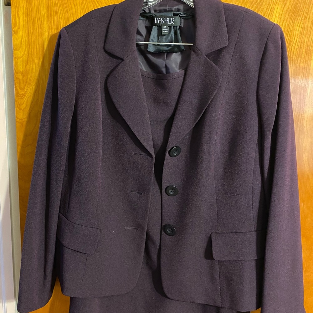 Kasper Two Piece Suit W Skirt